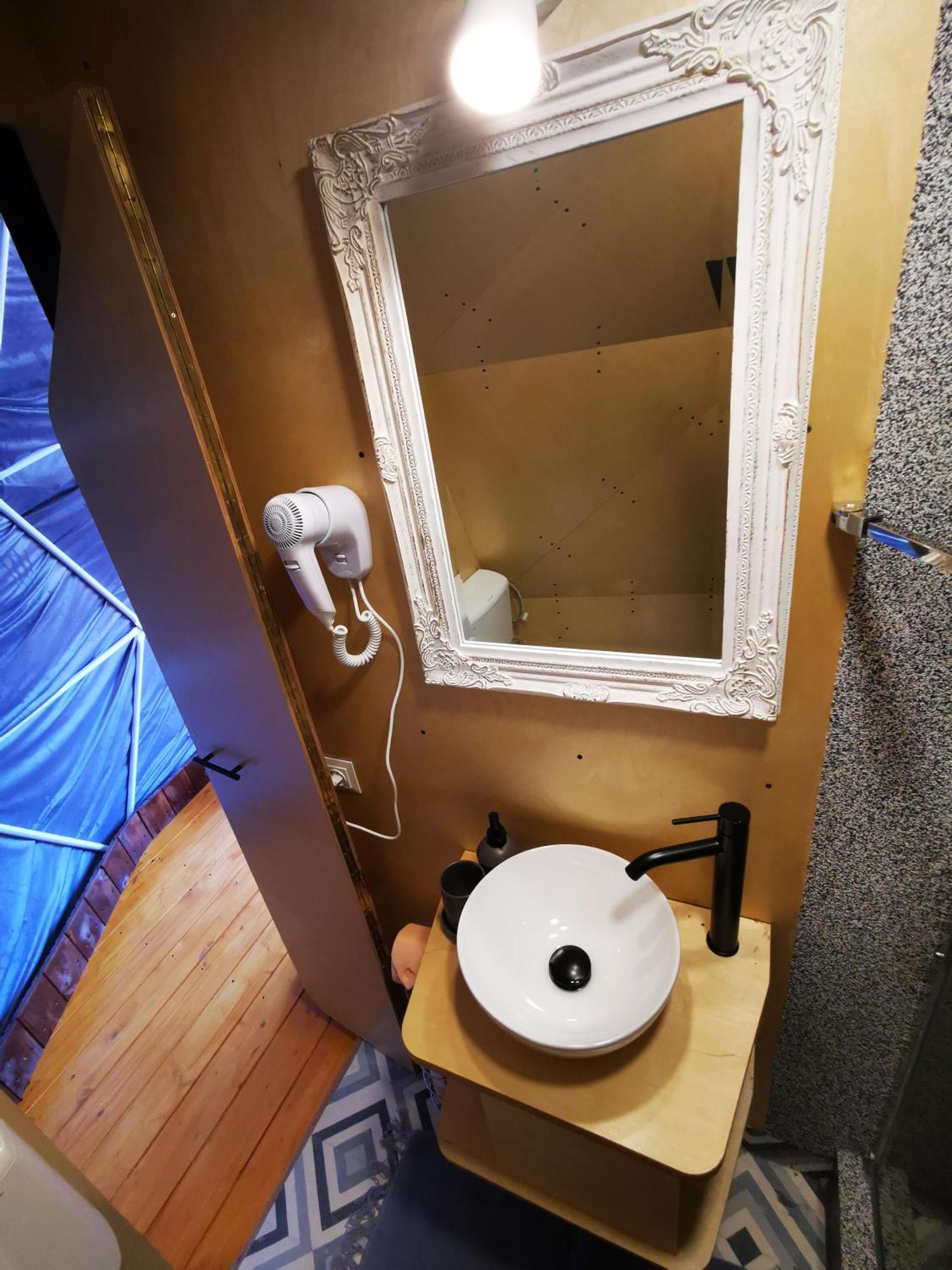 ホテル Glamping Zazen Drumu Carului エクステリア 写真
